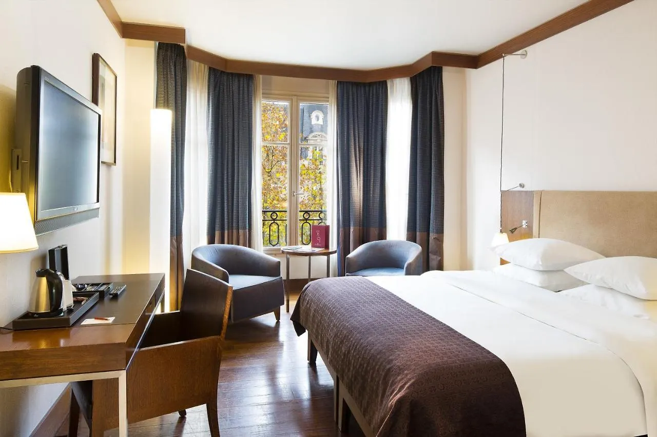 Hotel Radisson Blu Champs-Elysées, Parigi